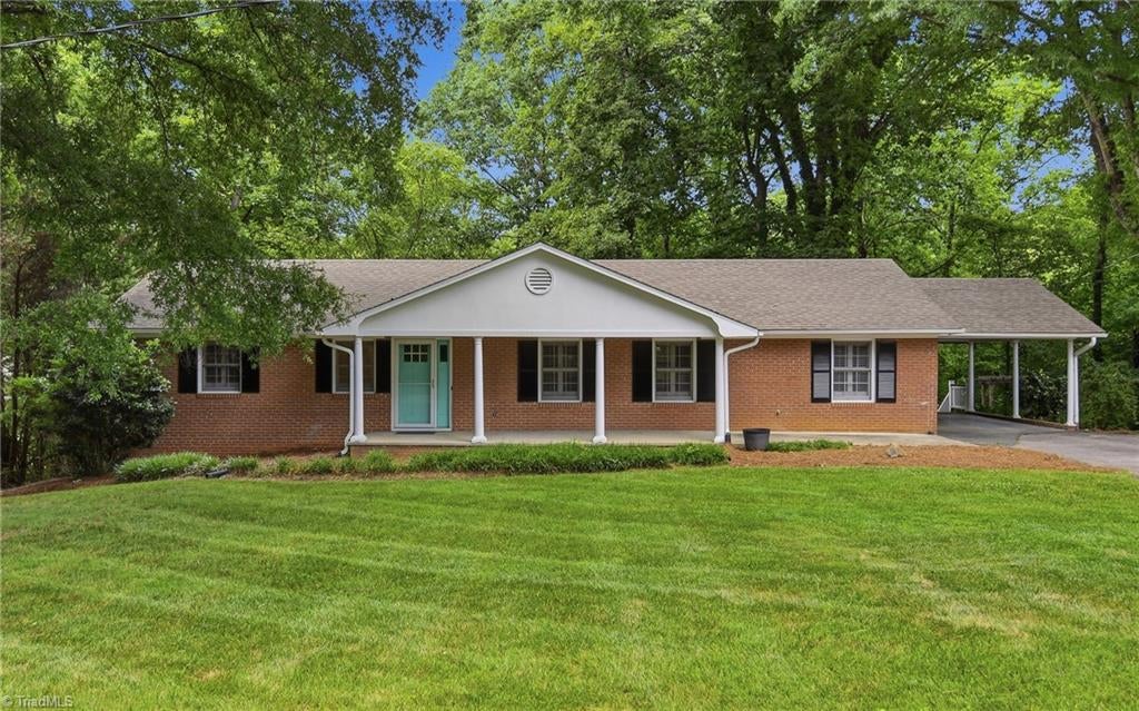 Photo of 4971 Stonington Road, Winston-Salem, NC 27103 (MLS # 1225532)