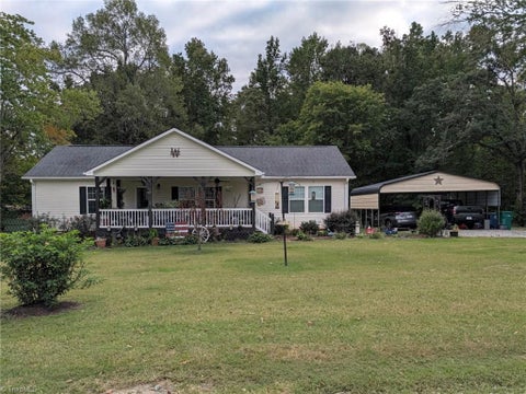 Homes For Sale - 152 Durhams Trail<br/> Rockingham County, Reidsville, NC 27320