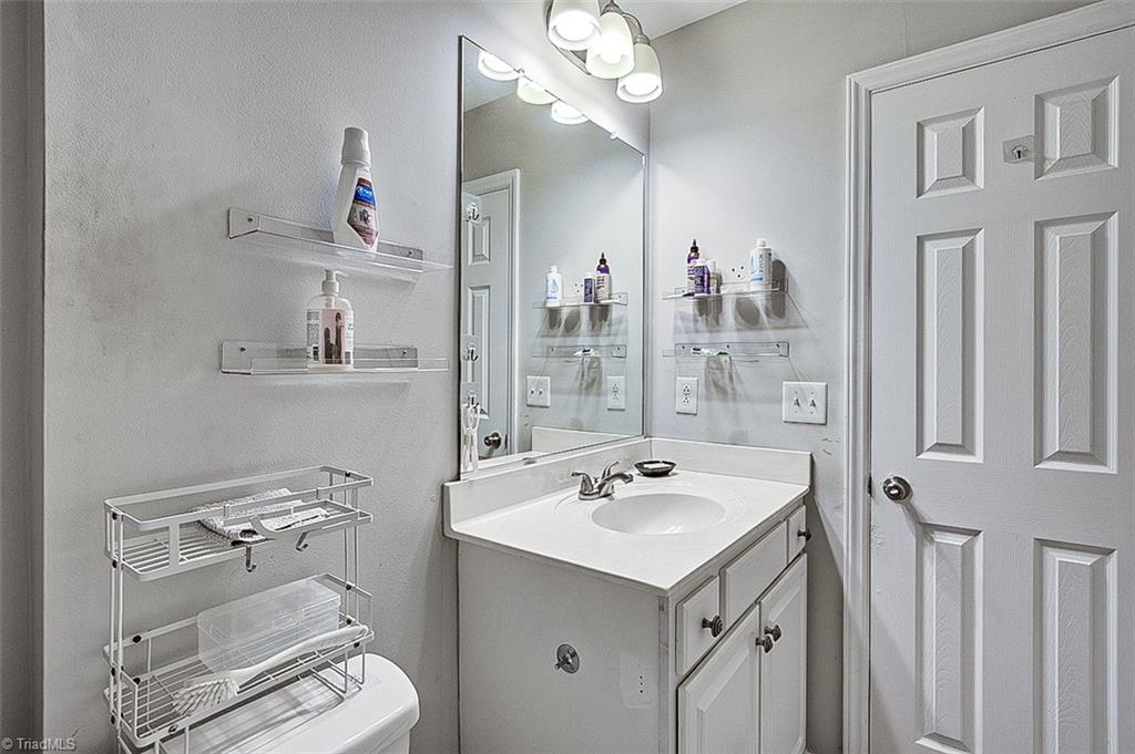 4468 Baylor Street, Greensboro, North Carolina image 26