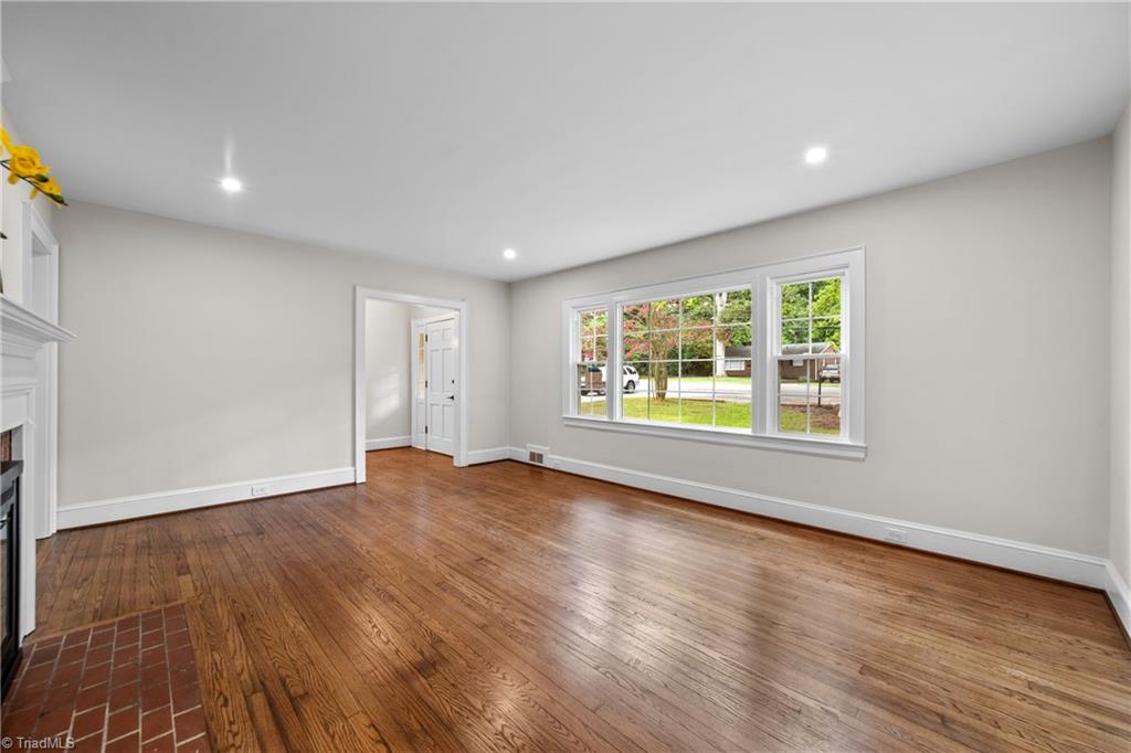 Winston-Salem, North Carolina 27106, United States, 4 Bedrooms Bedrooms, ,3 BathroomsBathrooms,Residential,Active,176840