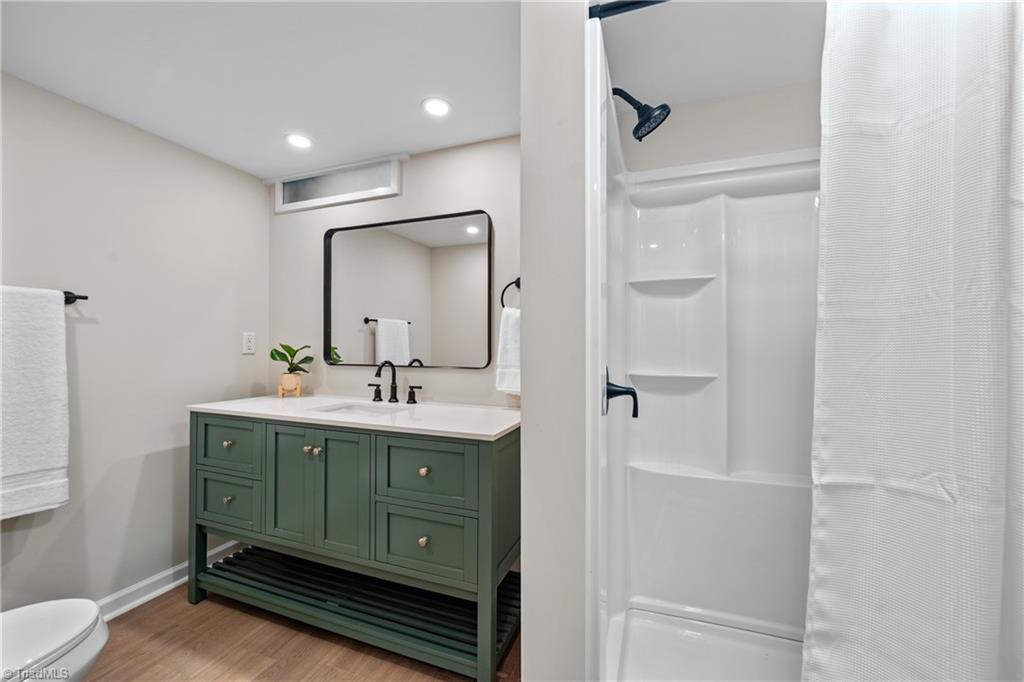 Winston-Salem, North Carolina 27106, United States, 4 Bedrooms Bedrooms, ,3 BathroomsBathrooms,Residential,Active,176840