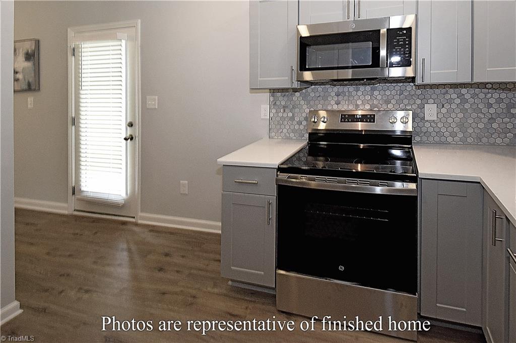 Greensboro, North Carolina 27405, United States, 3 Bedrooms Bedrooms, ,3 BathroomsBathrooms,Residential,Active,196086