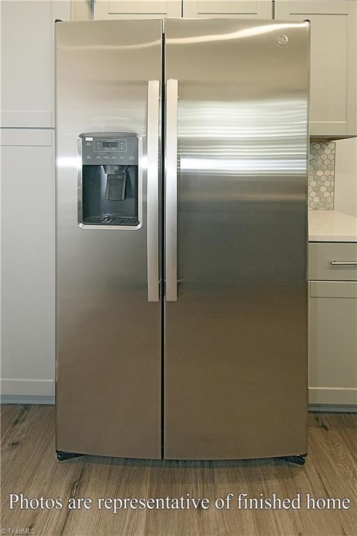 Greensboro, North Carolina 27405, United States, 3 Bedrooms Bedrooms, ,3 BathroomsBathrooms,Residential,Active,196086