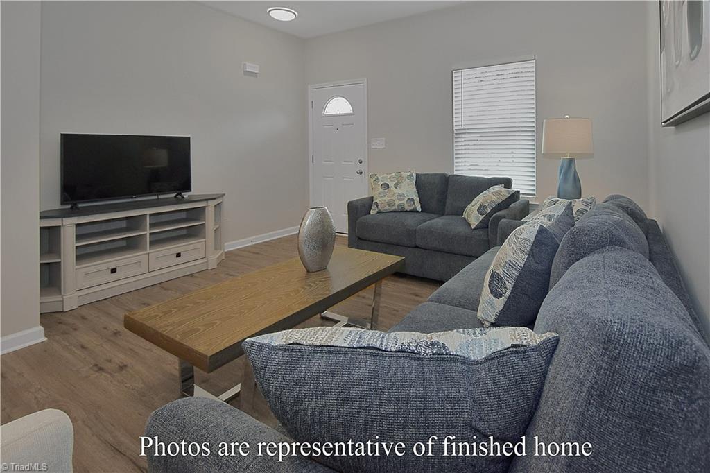 Greensboro, North Carolina 27405, United States, 3 Bedrooms Bedrooms, ,3 BathroomsBathrooms,Residential,Active,196086