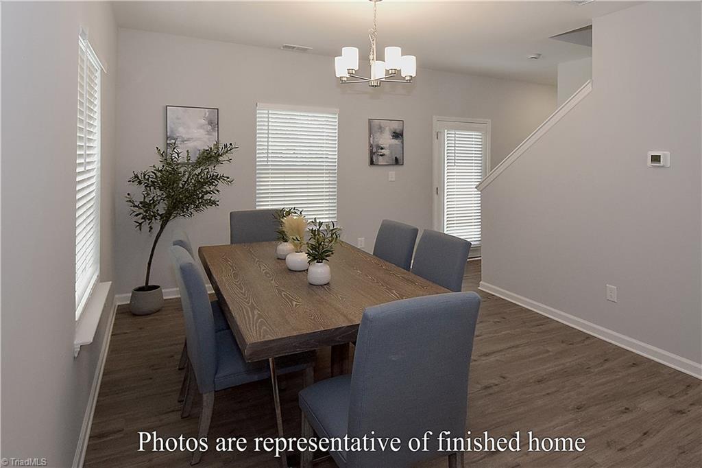 Greensboro, North Carolina 27405, United States, 3 Bedrooms Bedrooms, ,3 BathroomsBathrooms,Residential,Active,196086