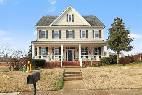 Homes For Sale - 317 Single Tree Circle<br/> Haw River, NC 27258