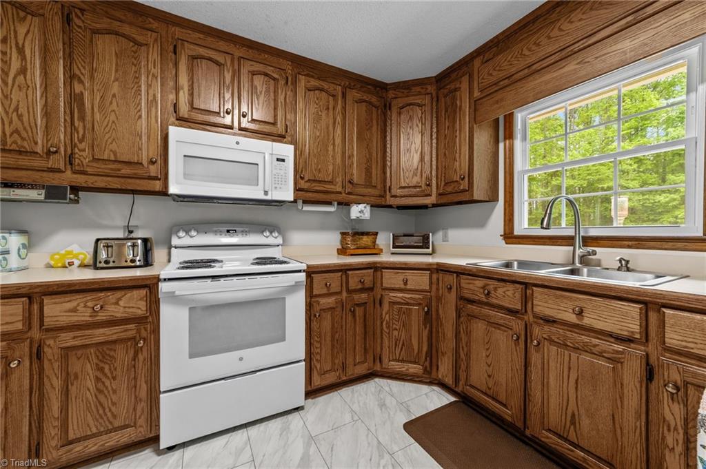 1260 Hawksview Road, Franklinville, North Carolina image 4
