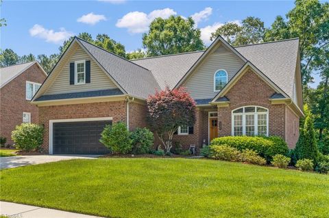 Homes For Sale - 1724 Mirabeau Court<br/> High Point, NC 27265