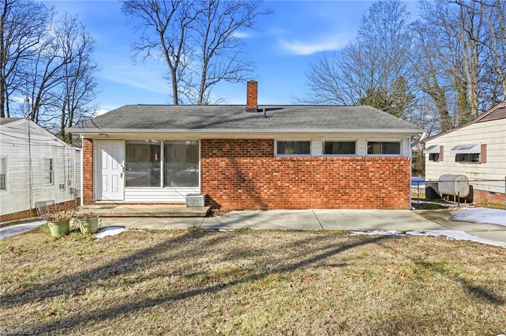 Photo of 206 Paramount Street, High Point, NC 27262 (MLS # 1208566)