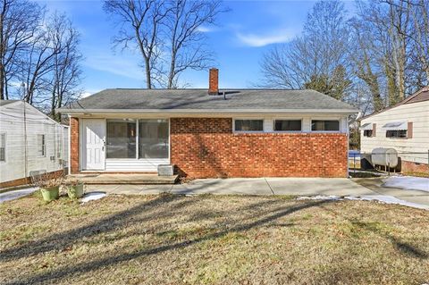 Photo of 206 Paramount Street, High Point, NC 27262 (MLS # 1208566)