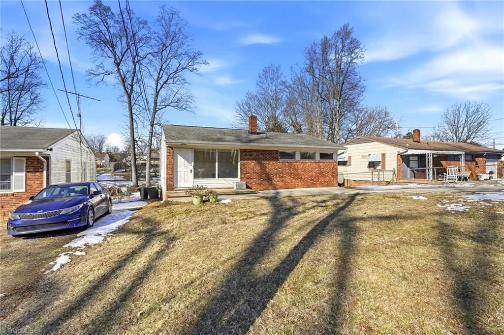 Photo of 206 Paramount Street, High Point, NC 27262 (MLS # 1208566)