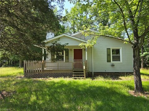 404 Miles Street Eden NC 27288