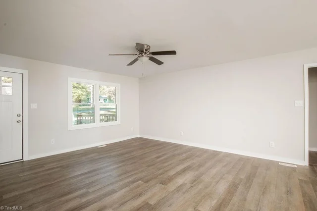 4130 Pointer Lane, photo 2 of 19