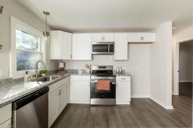4130 Pointer Lane, photo 5 of 19