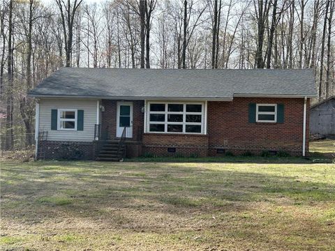 4932 Sylvanglade Road McLeansville NC 27301