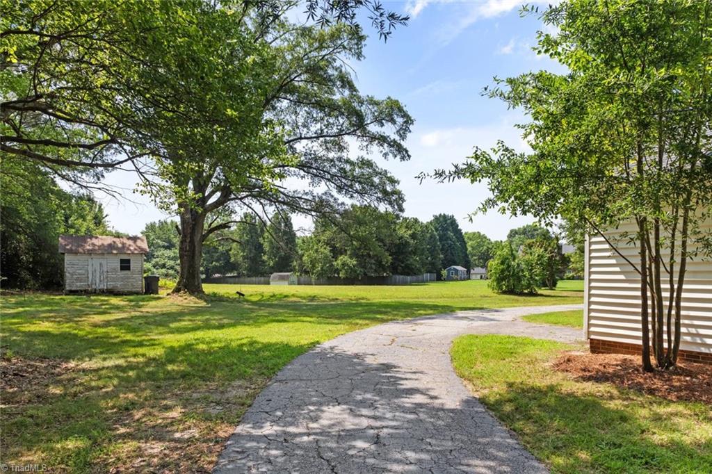 Kernersville, North Carolina 27284, United States, 4 Bedrooms Bedrooms, ,2 BathroomsBathrooms,Residential,Pending,160755