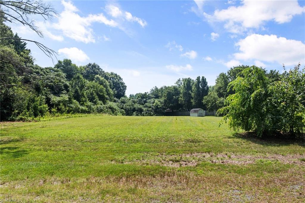 Kernersville, North Carolina 27284, United States, 4 Bedrooms Bedrooms, ,2 BathroomsBathrooms,Residential,Pending,160755