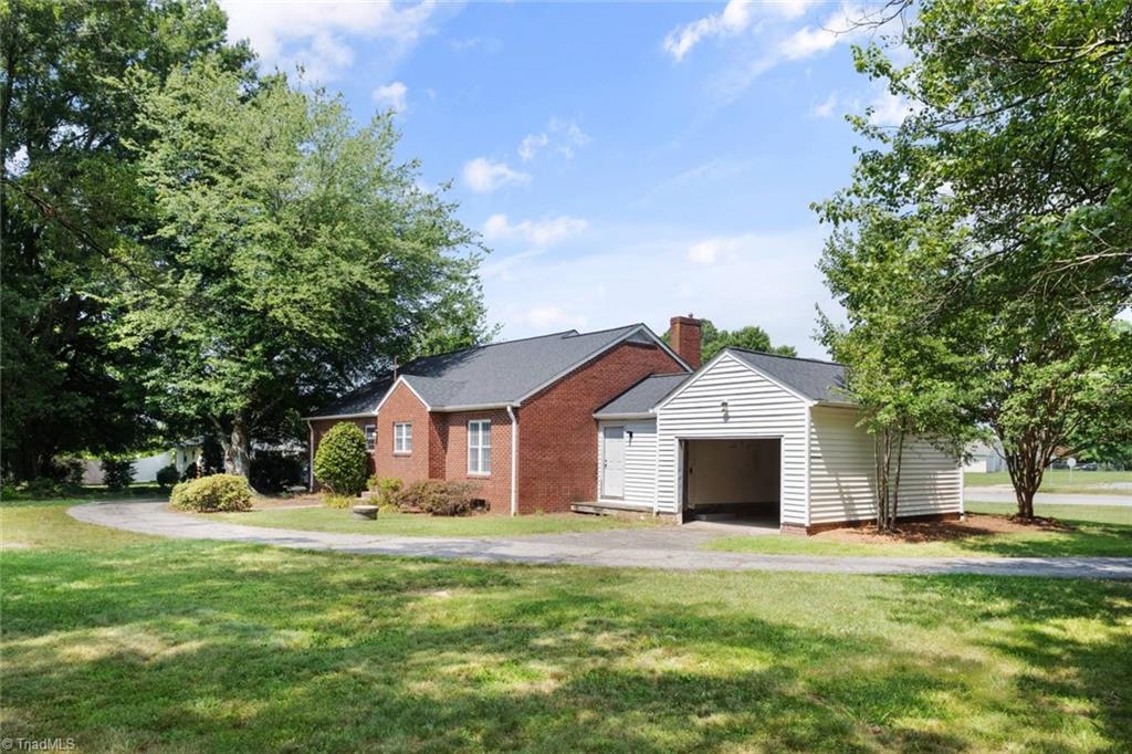 Kernersville, North Carolina 27284, United States, 4 Bedrooms Bedrooms, ,2 BathroomsBathrooms,Residential,Pending,160755