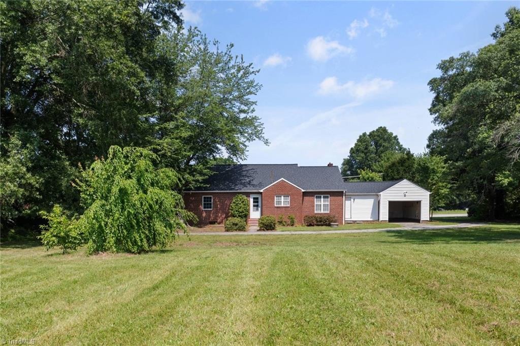 Kernersville, North Carolina 27284, United States, 4 Bedrooms Bedrooms, ,2 BathroomsBathrooms,Residential,Pending,160755