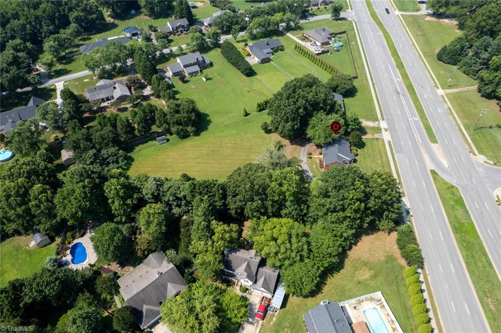 Kernersville, North Carolina 27284, United States, 4 Bedrooms Bedrooms, ,2 BathroomsBathrooms,Residential,Pending,160755