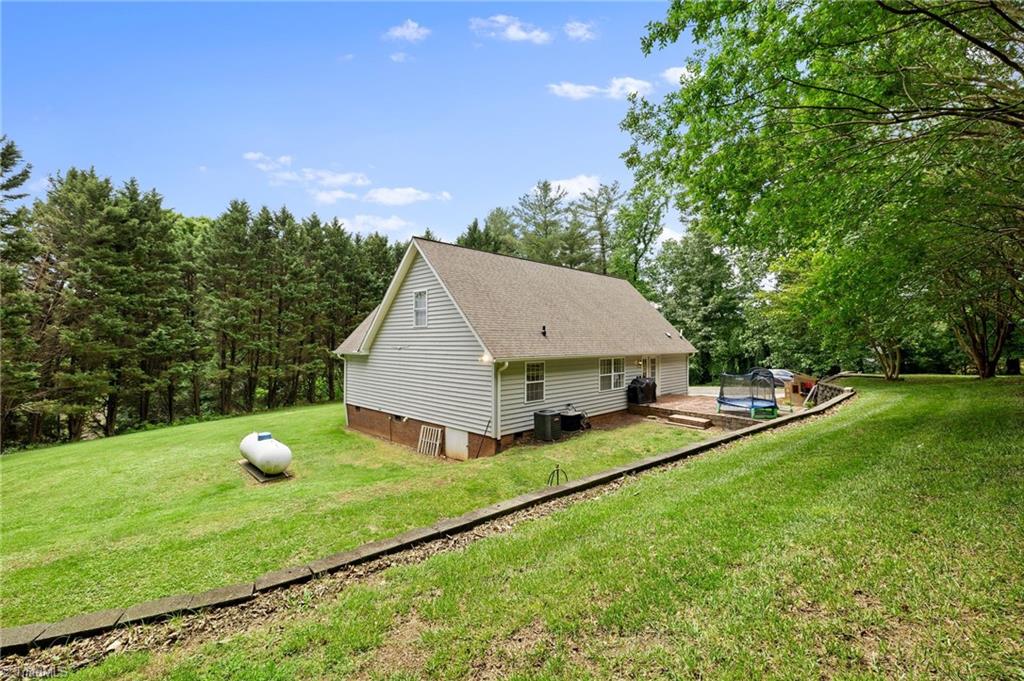 387 Rambling Woods Drive, North Wilkesboro, North Carolina image 30