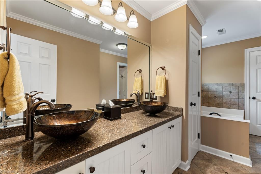 900 Ridge Gate Drive, Lewisville, North Carolina image 14