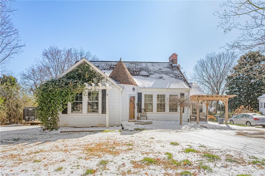 Photo of 1224 Franklin Street, Burlington, NC 27215 (MLS # 1207999)