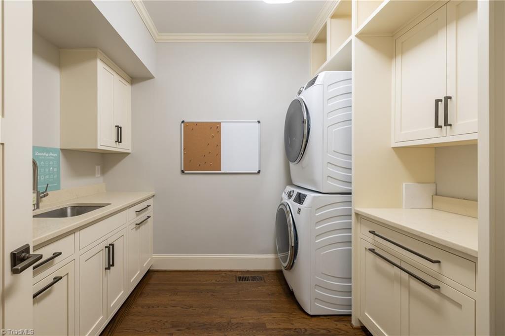 Greensboro, North Carolina 27455, United States, 4 Bedrooms Bedrooms, ,5 BathroomsBathrooms,Residential,Active,219297