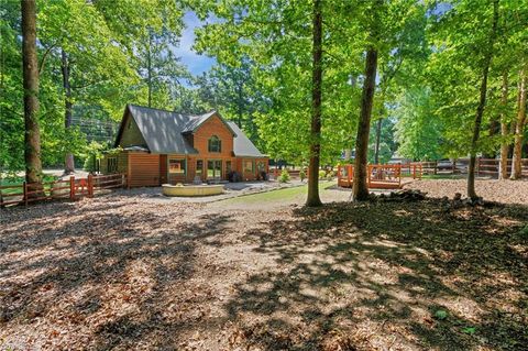 A home in Kernersville