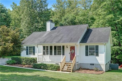 Photo for 146 Meadowlark Lane