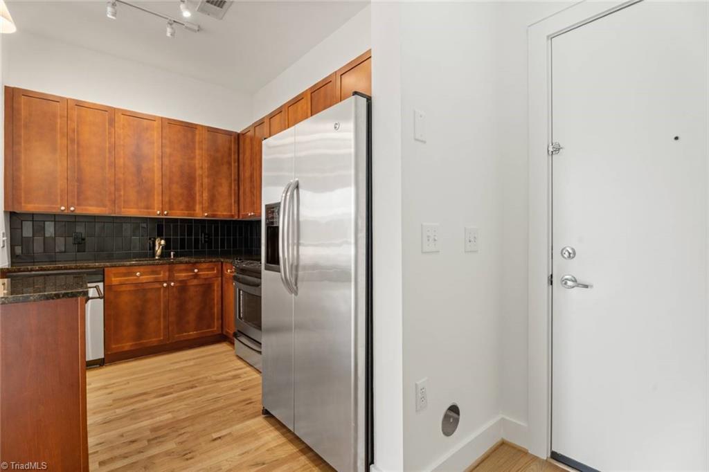 Winston-Salem, North Carolina 27101, United States, 2 Bedrooms Bedrooms, ,2 BathroomsBathrooms,Residential,Active,127000