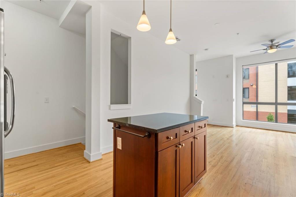 Winston-Salem, North Carolina 27101, United States, 2 Bedrooms Bedrooms, ,2 BathroomsBathrooms,Residential,Active,127000