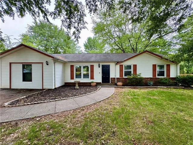 213 S Vandala Court, photo 4 of 25