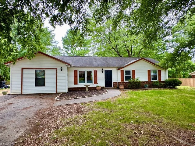 213 S Vandala Court, photo 5 of 25