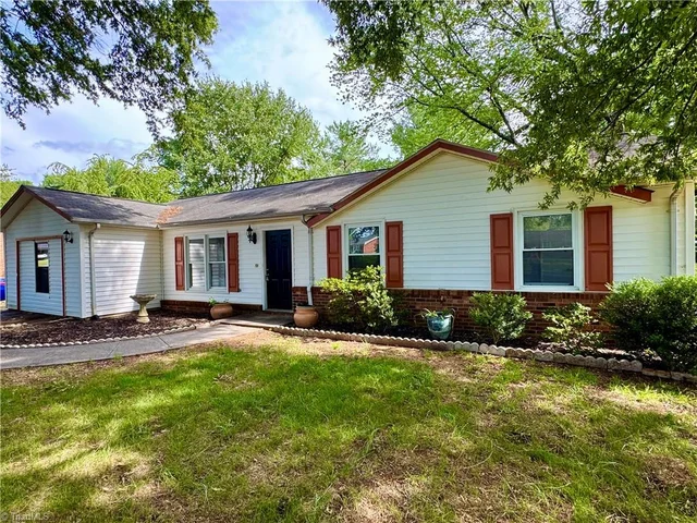 213 S Vandala Court, photo 2 of 25