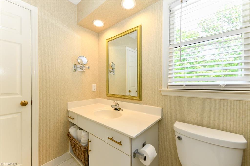 3708 Wynnewood Drive, Greensboro, North Carolina image 28