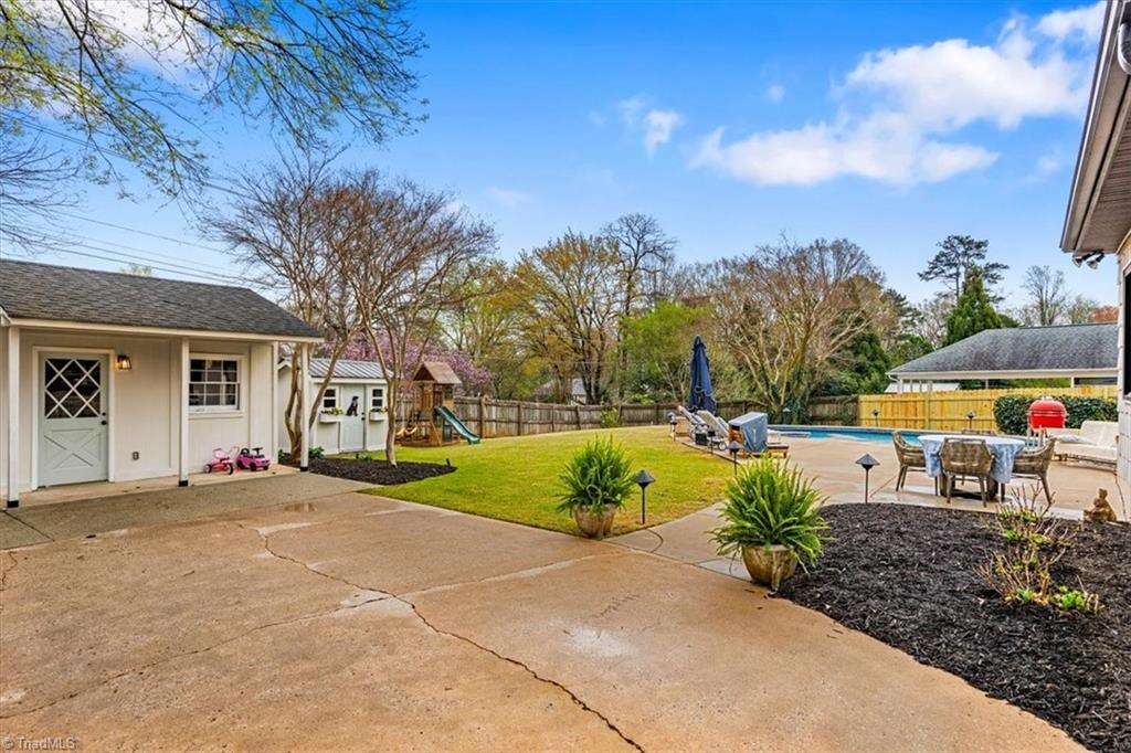 Greensboro, North Carolina 27410, United States, 4 Bedrooms Bedrooms, ,3 BathroomsBathrooms,Residential,Active,94436