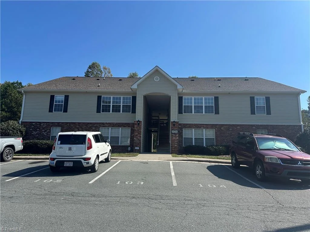 1860 Crest Hollow Drive