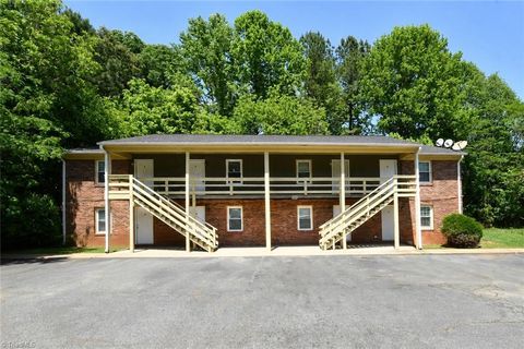 Homes For Sale - 1955 1967 Lakeview Road<br/> Asheboro, NC 27203