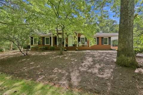 Homes For Sale - 2036 E Pine Street<br/> Mount Airy, NC 27030