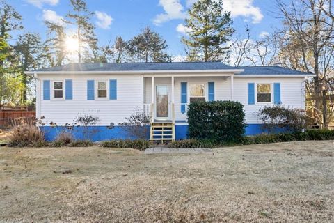 Homes For Sale - 4250 Timber Lea Lane<br/> Ramseur, NC 27316