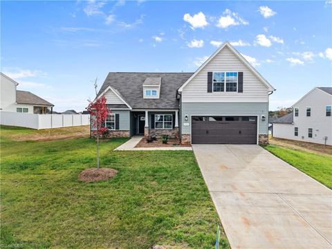 Homes For Sale - 153 Red Maple Way<br/> King, NC 27021