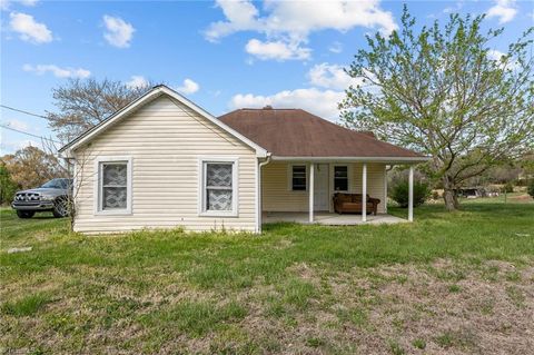 Photo of 366 Brooks Road, Reidsville, NC 27320 (MLS # 1214764)