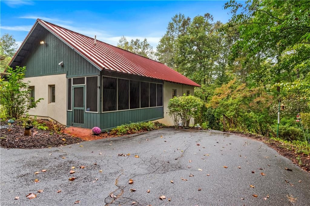 Photo of 106 Bashavia Woods Trail, Pfafftown, NC 27040 (MLS # 1197476)