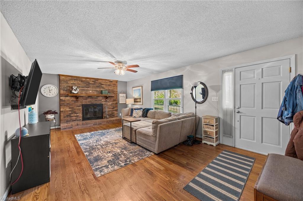 7300 Danay Drive, Kernersville, North Carolina image 3