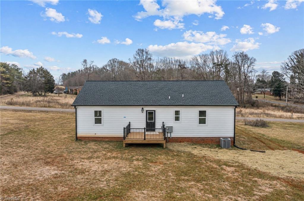 Photo of 825 Washington Post Road, New Bern, NC 28562 (MLS # 1236891)