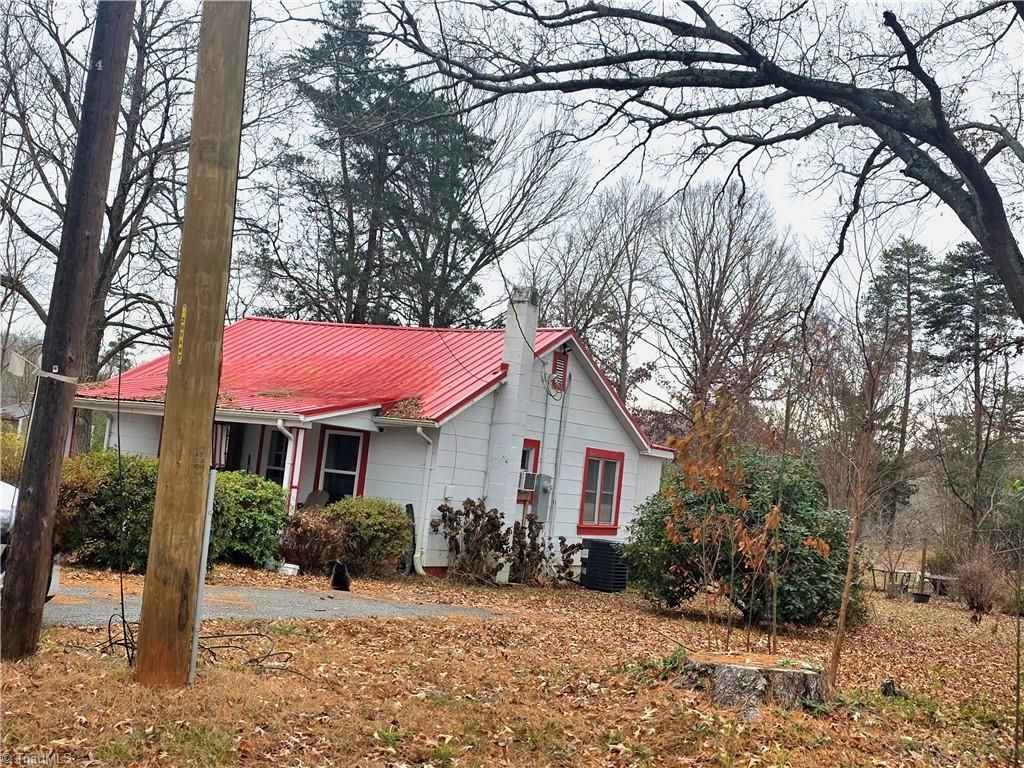 Photo of 6701 Jewel Avenue, Jamestown, NC 27282 (MLS # 1203897)