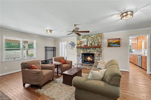 1100 Wolf Rock Road, photo 5 of 50
