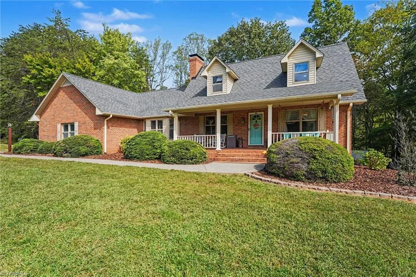 1100 Wolf Rock Road, photo 1 of 50