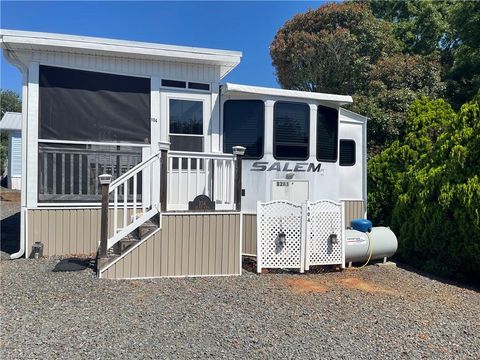 Mobile Home For Sale - 104 Grand View Drive<br/> New London, NC 28127